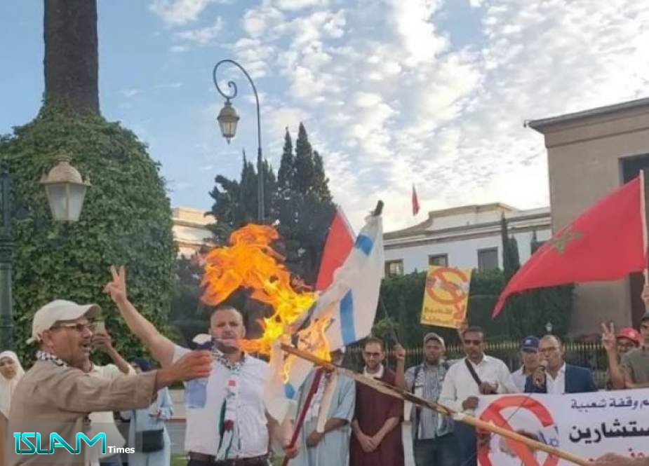 وقفة غاضبة ضد التطبيع أمام برلمان المغرب