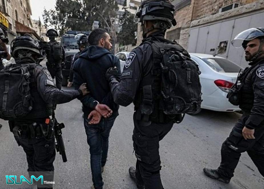 العدو الاسرائيلي اعتقل 3 فلسطينيين من بلدة أبو ديس بالقدس المحتلة