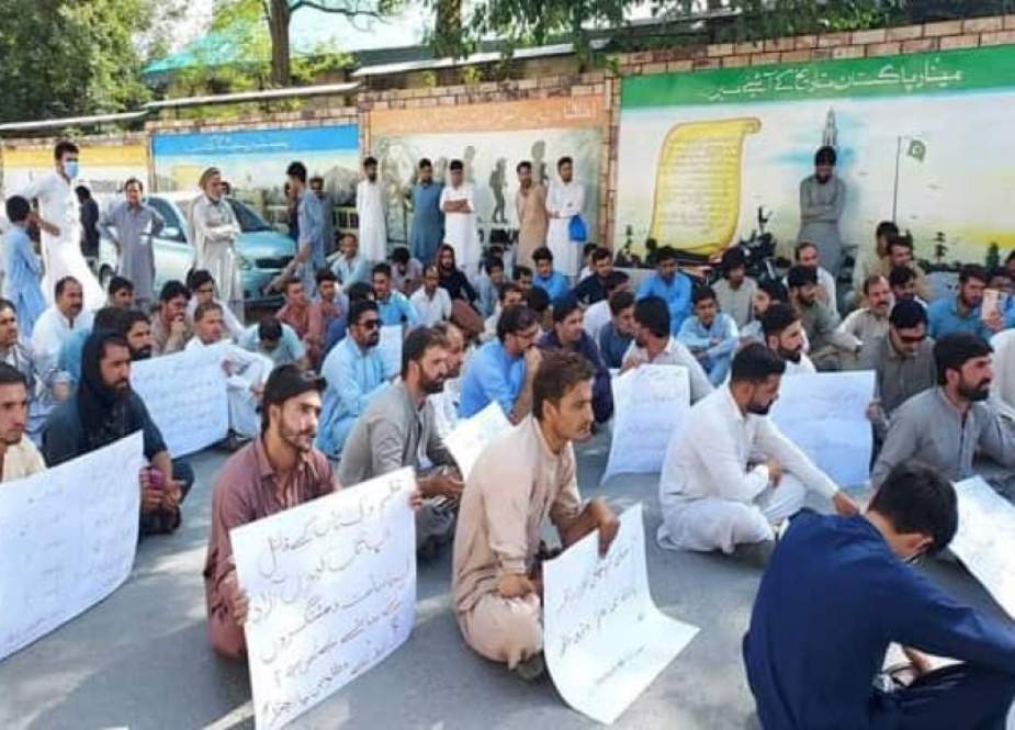 پاراچنار، شہدائے تری منگل کے قاتلین کی عدم گرفتاری کے خلاف احتجاجی مظاہرہ