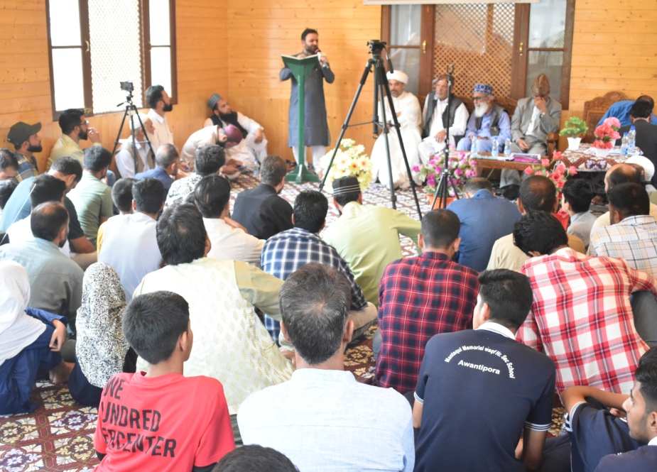 وادی کشمیر کے ضلع پلوامہ میں ’کربلا اور دور جدید کے مسائل‘ پر یک روزہ سیمینار منعقد