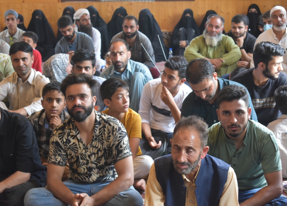وادی کشمیر کے ضلع پلوامہ میں ’کربلا اور دور جدید کے مسائل‘ پر یک روزہ سیمینار منعقد
