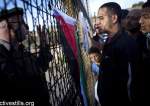 فلسطينيون يتوعدون الاحتلال بعد حرمان أسرى من الثياب الشتوية