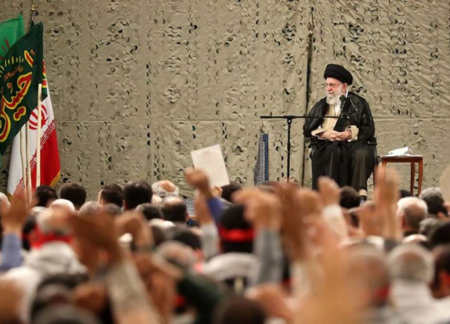 قائد الثورة : فترة الدفاع المقدس حقبة بارزة ومهمة في تاريخ الثورة الإسلامیة