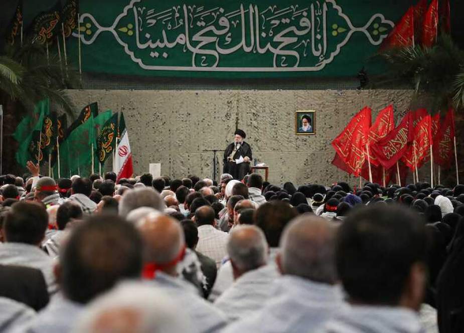 Imam Khamenei: Masyarakat Menemukan Kemampuan Besar Iran Selama Era Pertahanan Suci