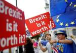 Thousands of Protesters in London Call for Rejoining EU