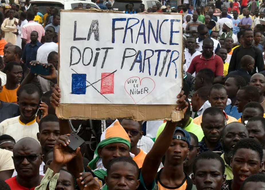 Nigerdən Makrona: Terrorçular daha da çoxaldı!