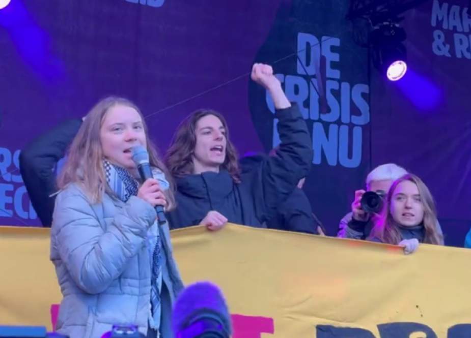Greta Thunberg chants for Palestine at climate march