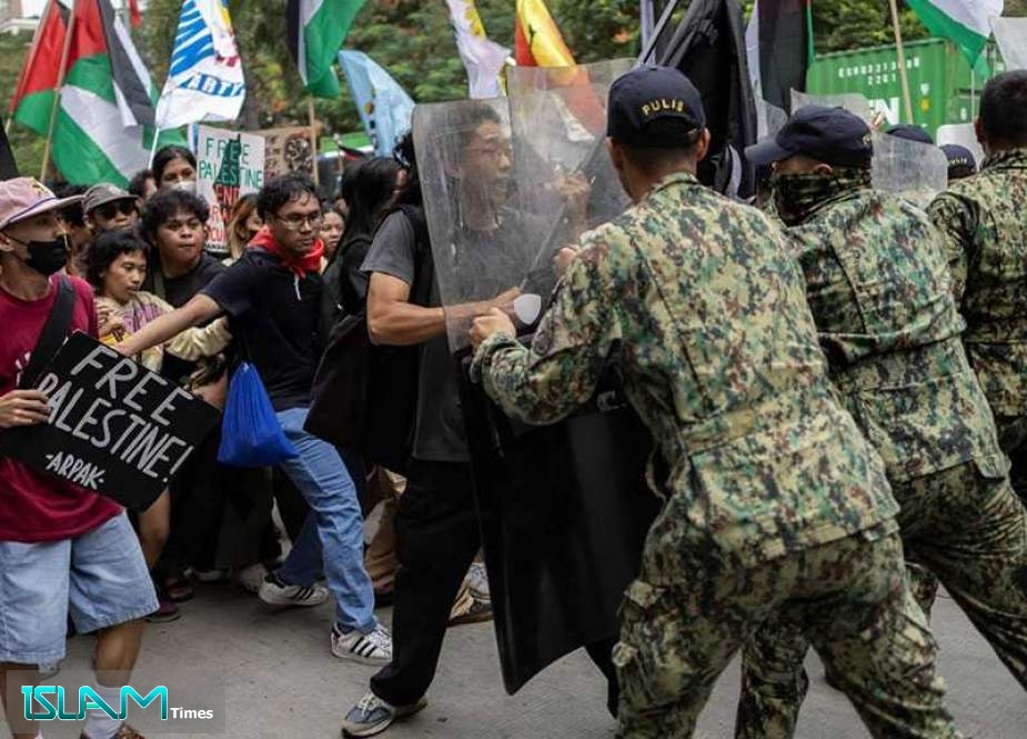Pro-Palestine Activists Clash with Philippine Police