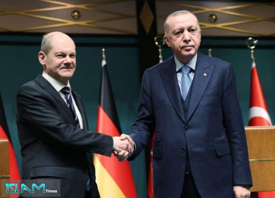أردوغان يصل برلين في زيارة تستغرق بضعة ساعات فقط!