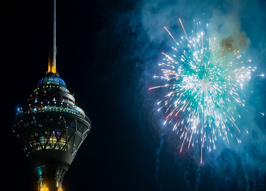 میلاد ٹاور تہران، انقلاب اسلامی کی فتح کی سالگرہ پر رنگ و نور کی بارش