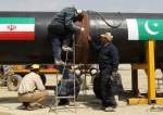 ضخ الغاز في "خط أنابيب السلام" بين إيران وباكستان... هل اقتربت نهاية عقدين من عدم اليقين؟