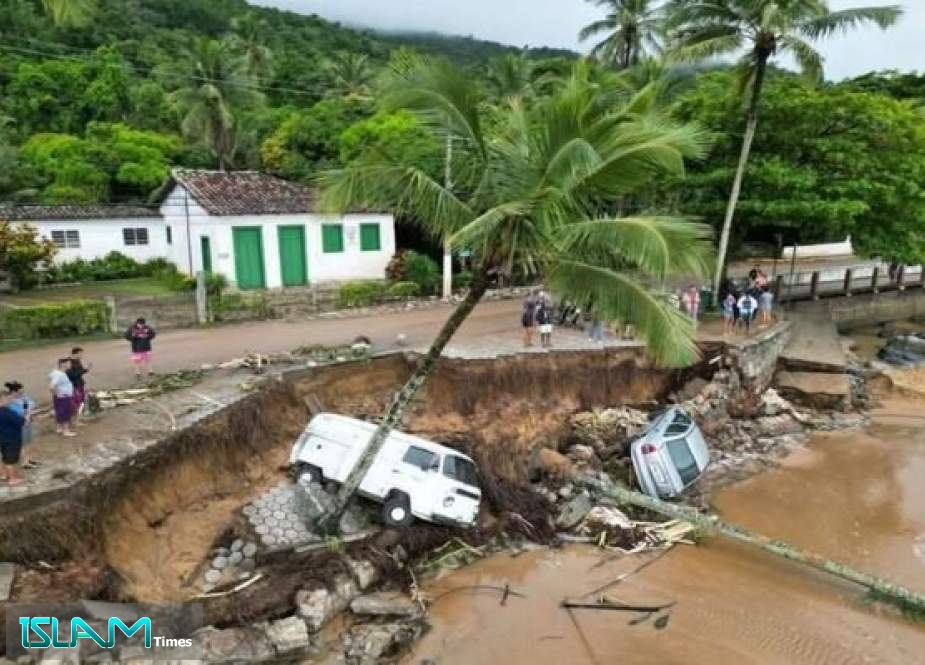 4 Killed, 6 Injured in Landslide in Eastern Indonesia