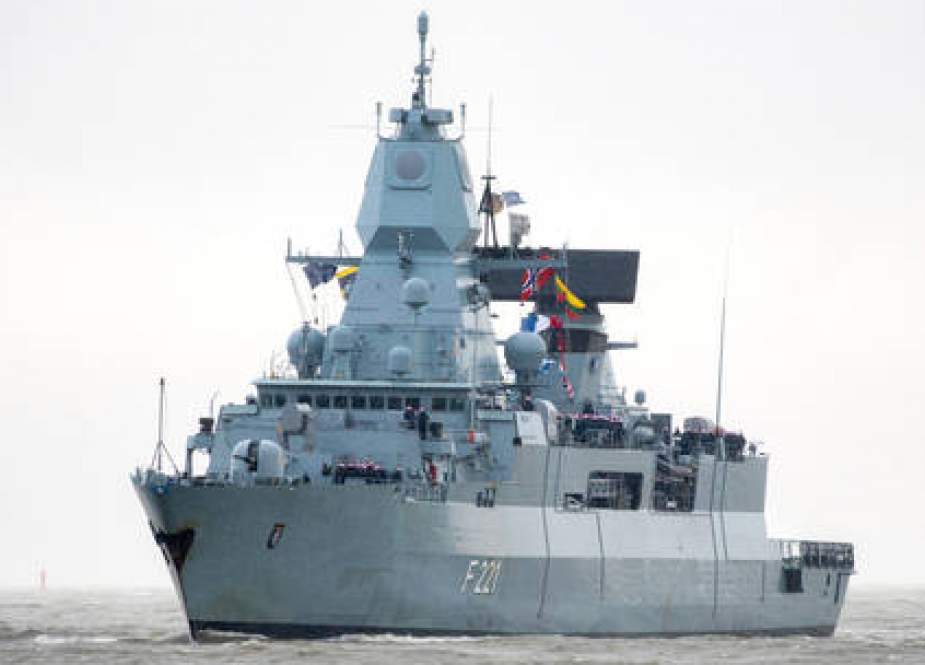 The frigate Hessen enters the harbor at the naval base of Wilhelmshaven
